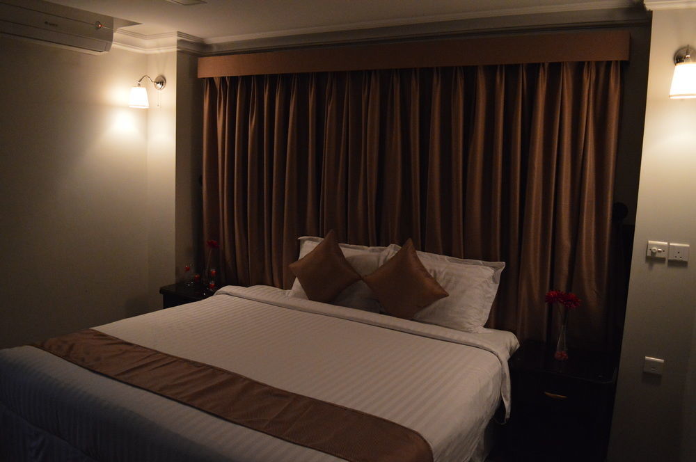 Oyo 411 Moon Hotel Dammam Exterior foto